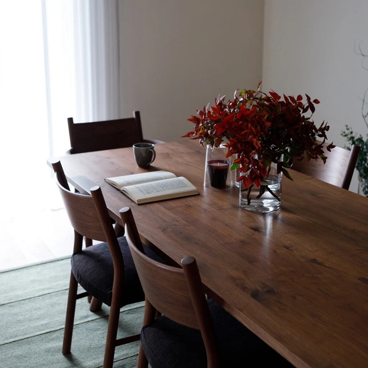 ウニカ ダイニングテーブル(ウォールナット)