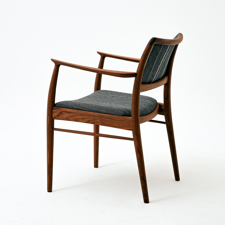 カヤ ダイニングチェア(アーム付き)