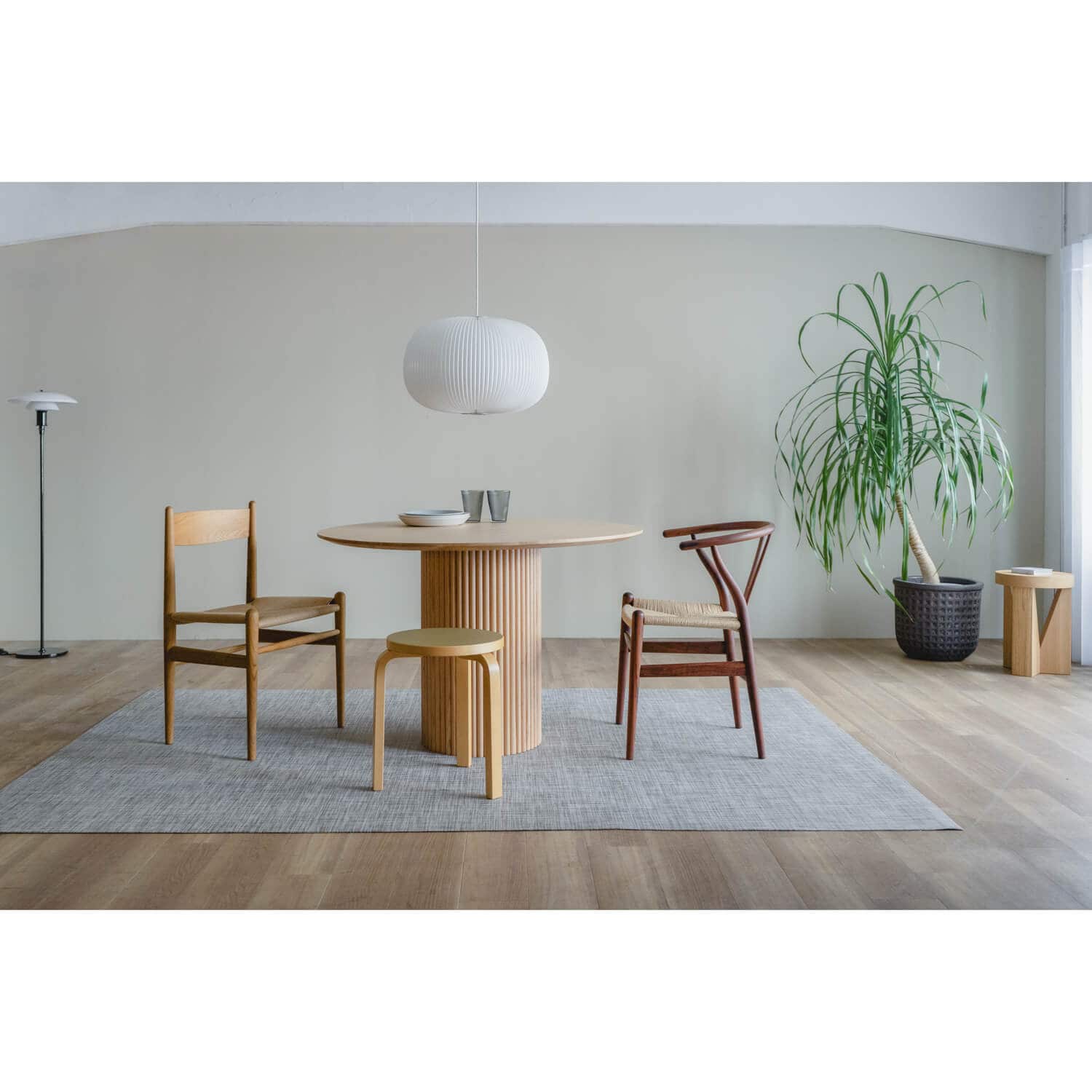 クレスタ ラウンドテーブル