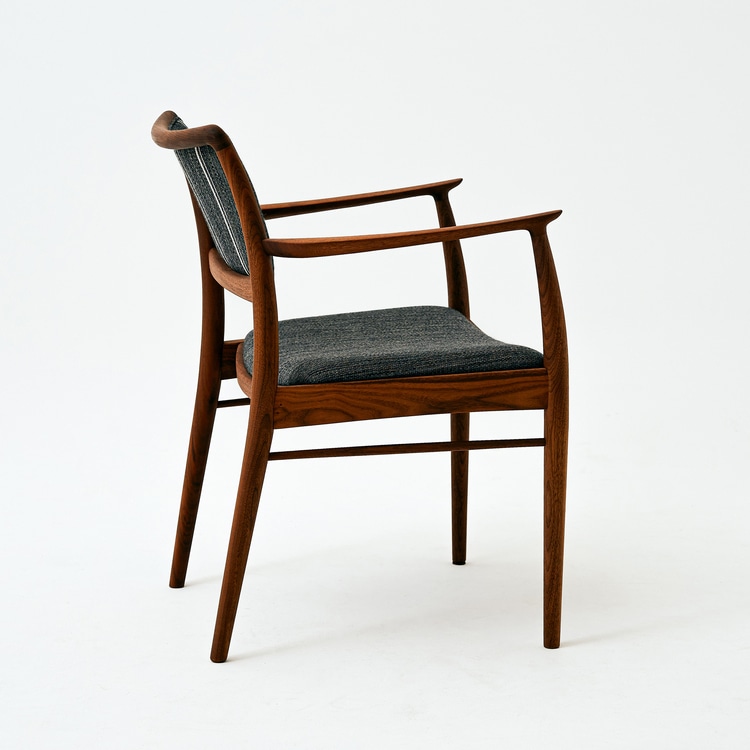 カヤ ダイニングチェア(アーム付き)