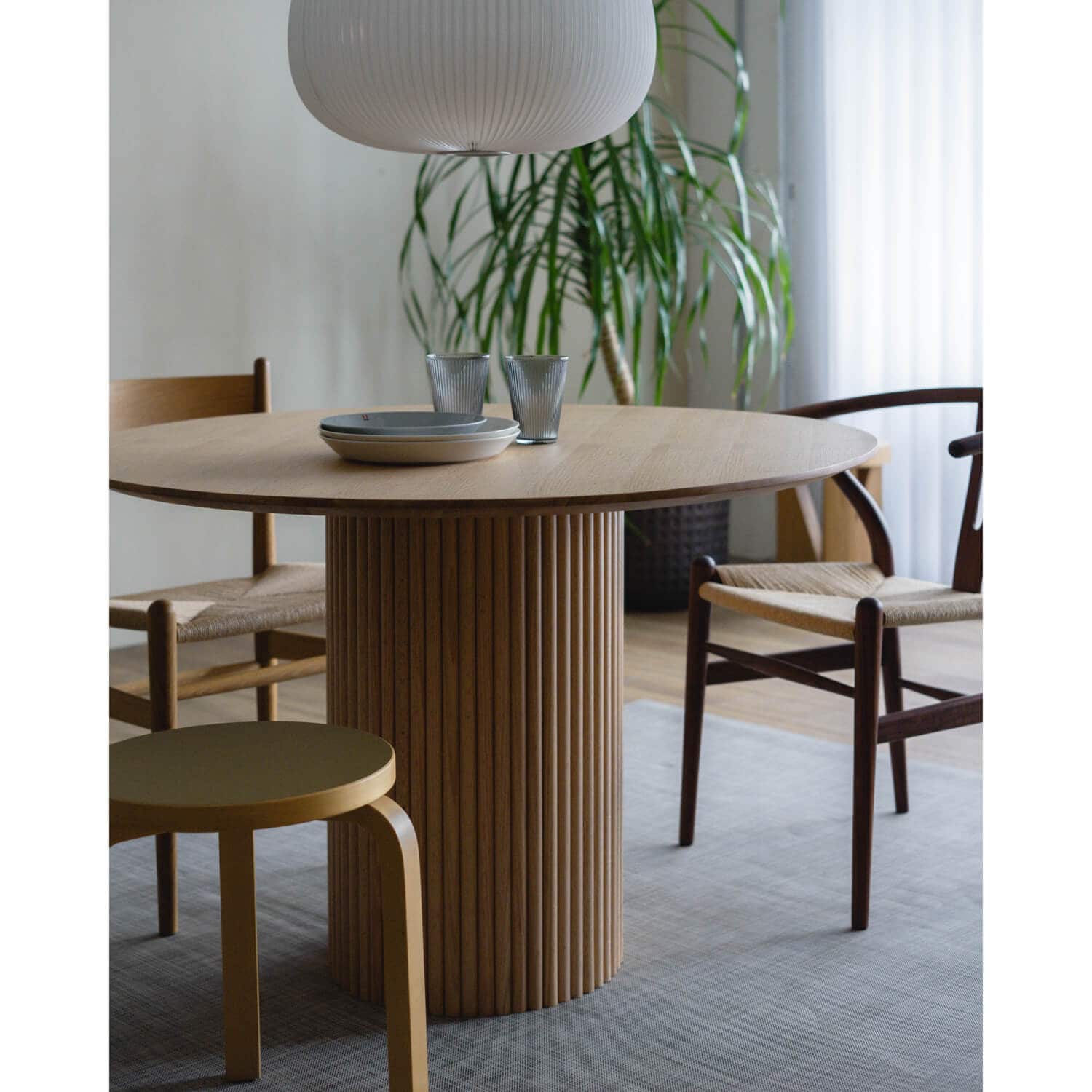 クレスタ ラウンドテーブル