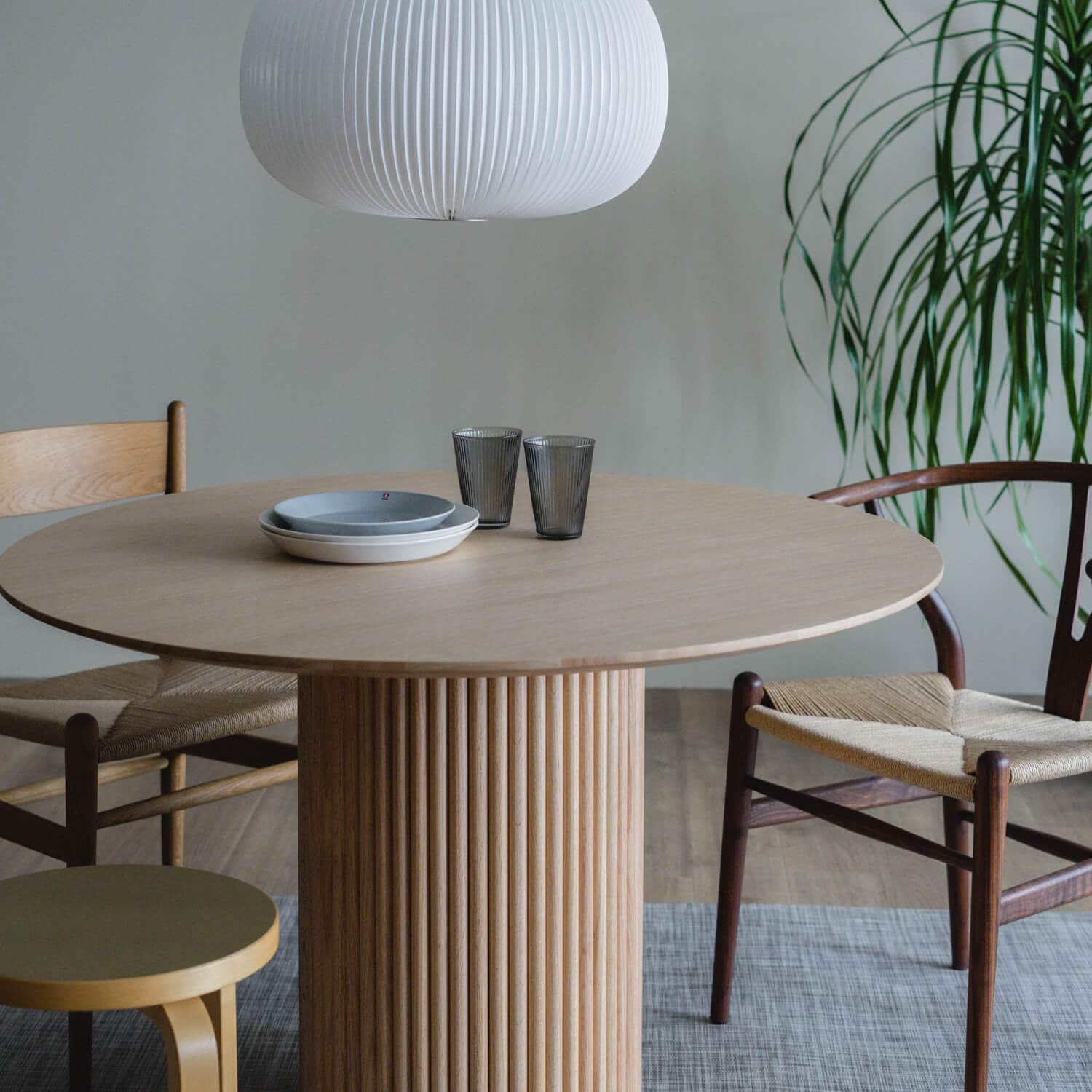 クレスタ ラウンドテーブル