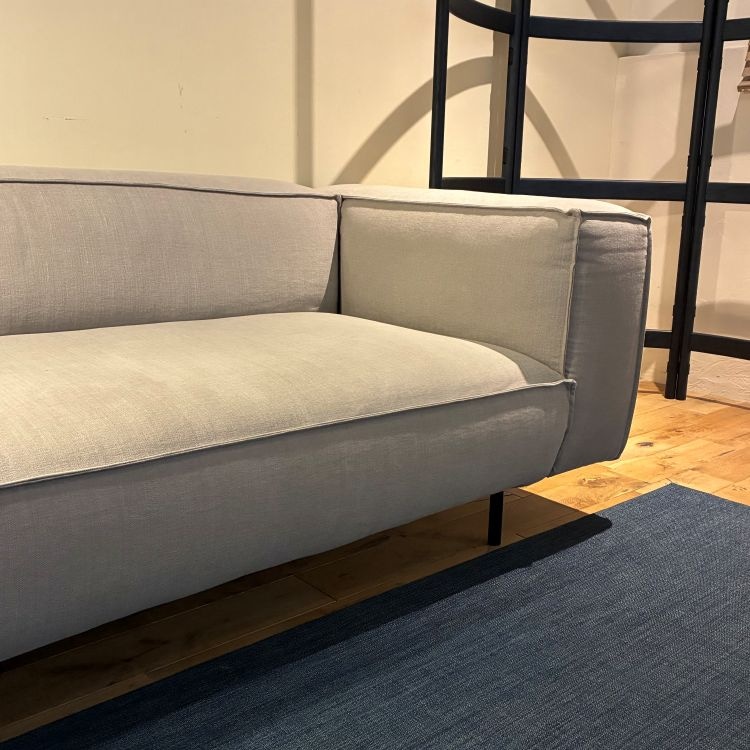 マニ レッグ ソファ　【OUTLET】(2.5P [ハイアーム] (張地：LINARA 312) )