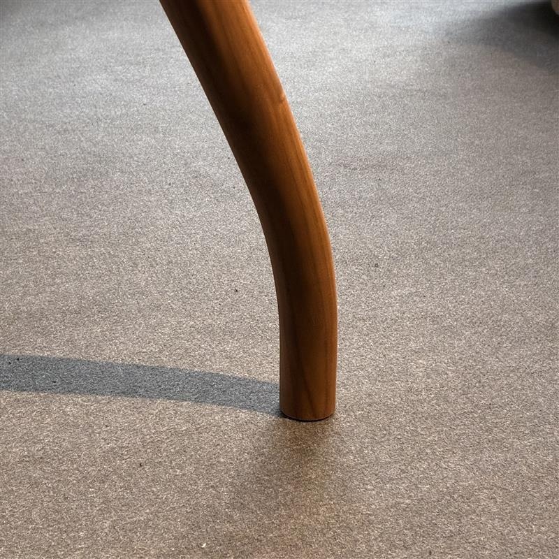 タコ ラウンドテーブル【OUTLET】(直径120cm / ウォールナット)