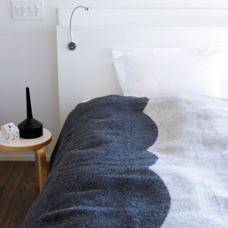 KLIPPAN/クリッパン ウール シングルブランケット(St. Petri FACADE(サンクト・ペトリ ファサード) グレー)