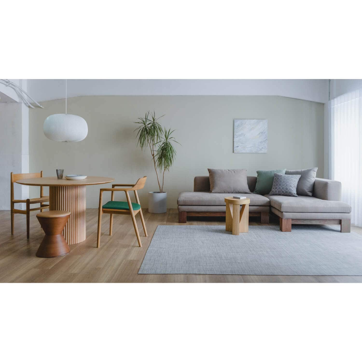 クレスタ ラウンドテーブル