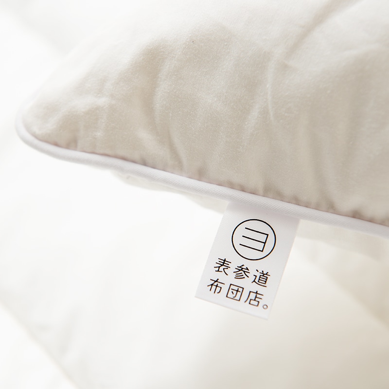 ミニマルデザインのホワイトダックダウン枕 + 枕カバー セット