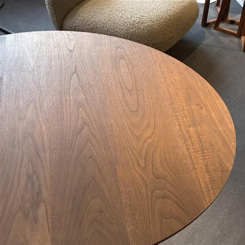 タコ ラウンドテーブル【OUTLET】(直径120cm / ウォールナット)