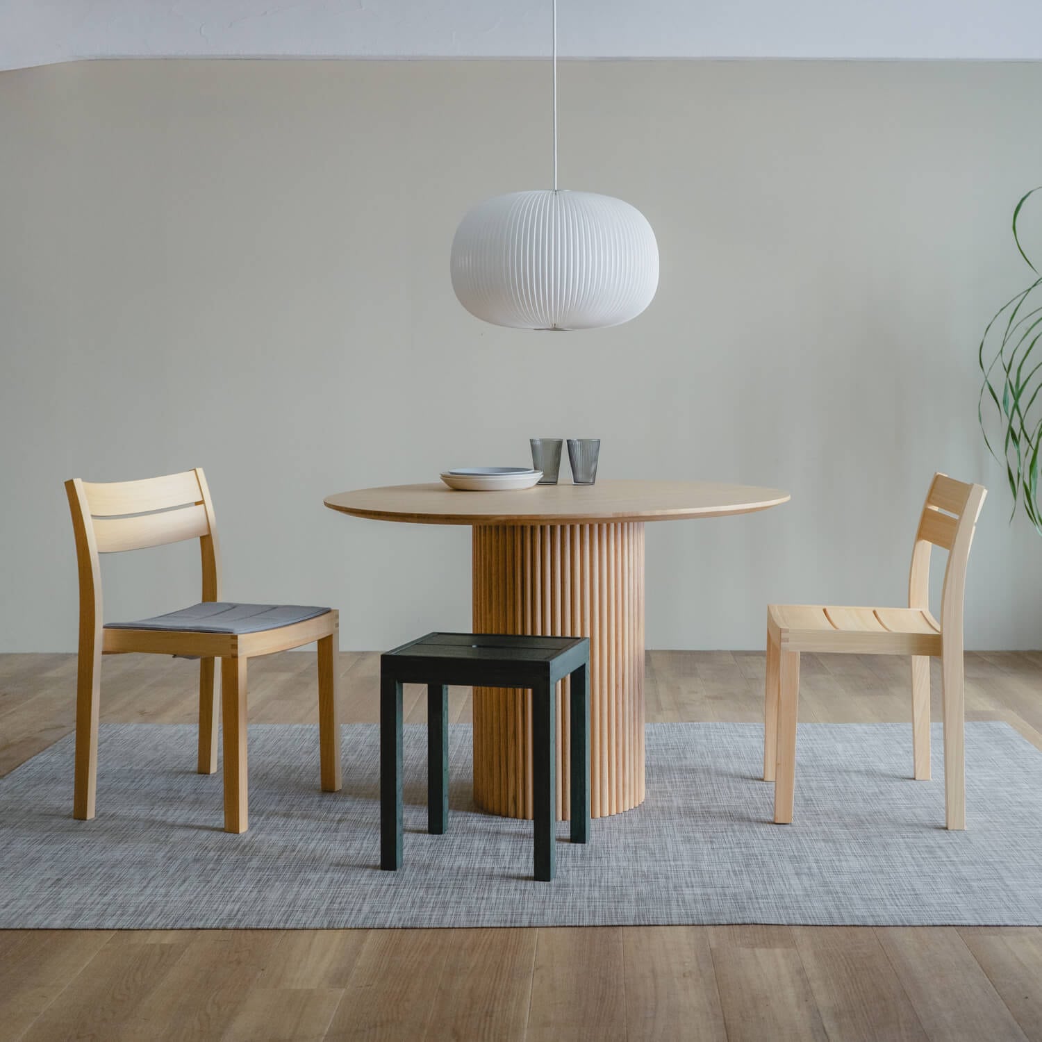 クレスタ ラウンドテーブル