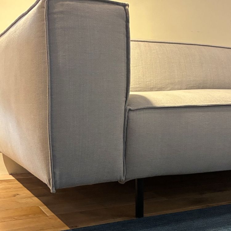 マニ レッグ ソファ　【OUTLET】(2.5P [ハイアーム] (張地：LINARA 312) )