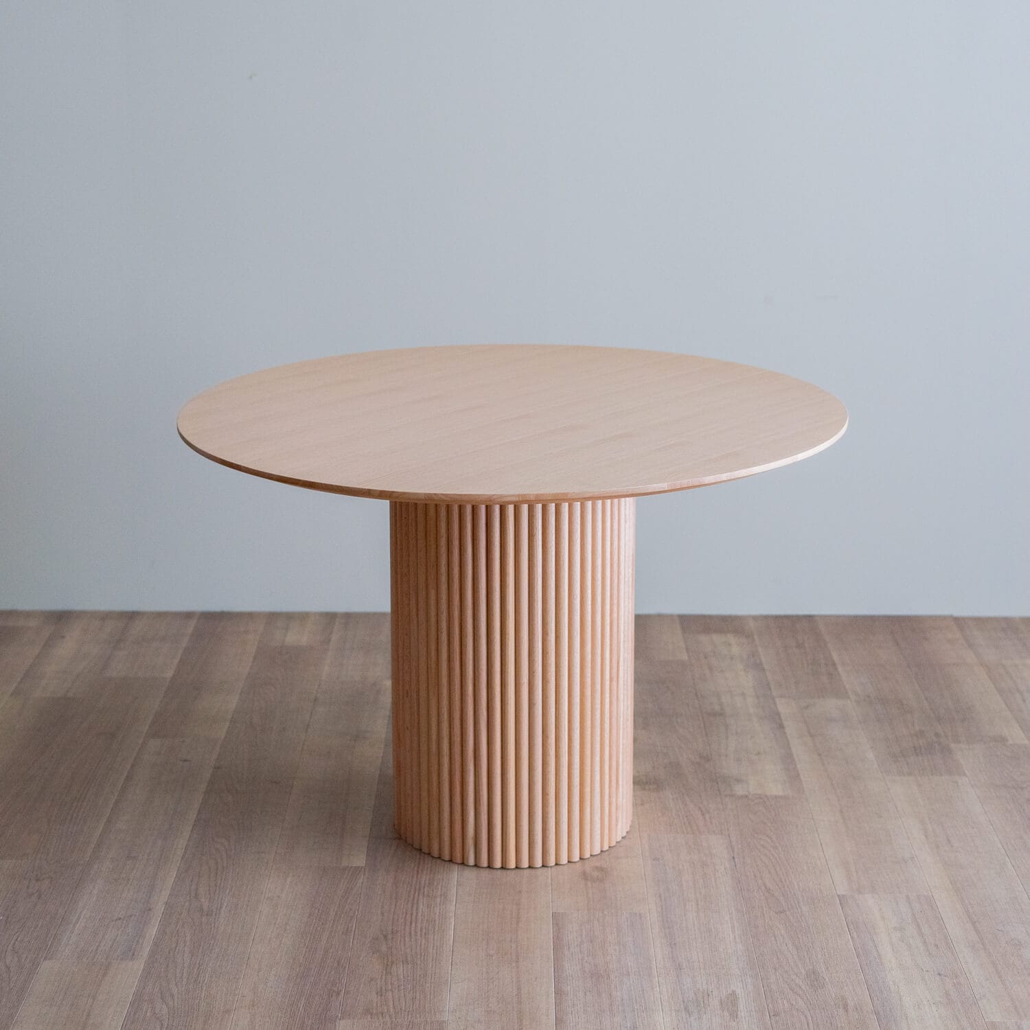 クレスタ ラウンドテーブル