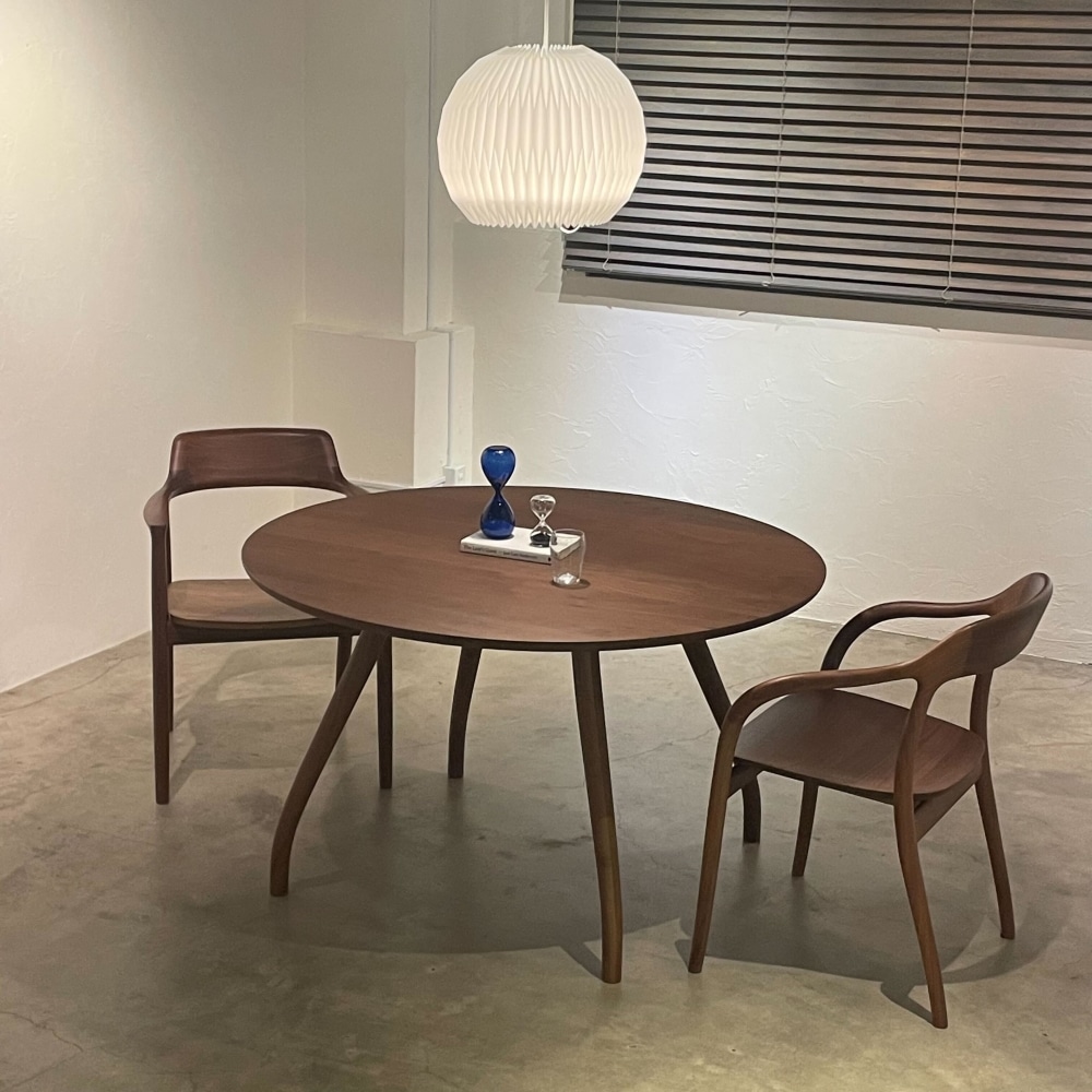 タコ ラウンドテーブル【OUTLET】(直径120cm / ウォールナット)