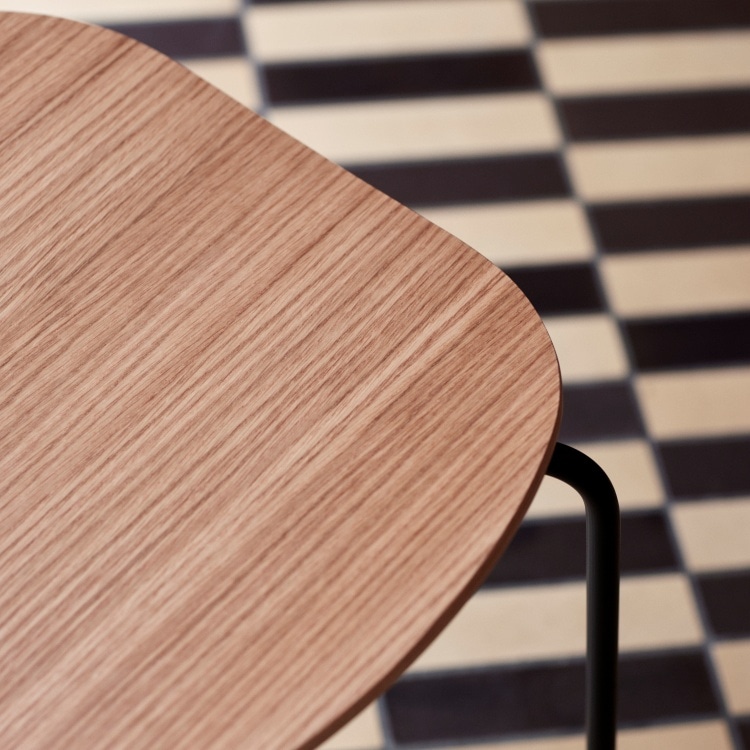 VLA26T Vegaチェア(オーク ブラックフレーム　)