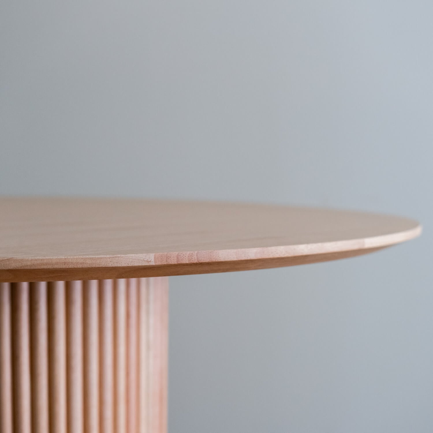 クレスタ ラウンドテーブル