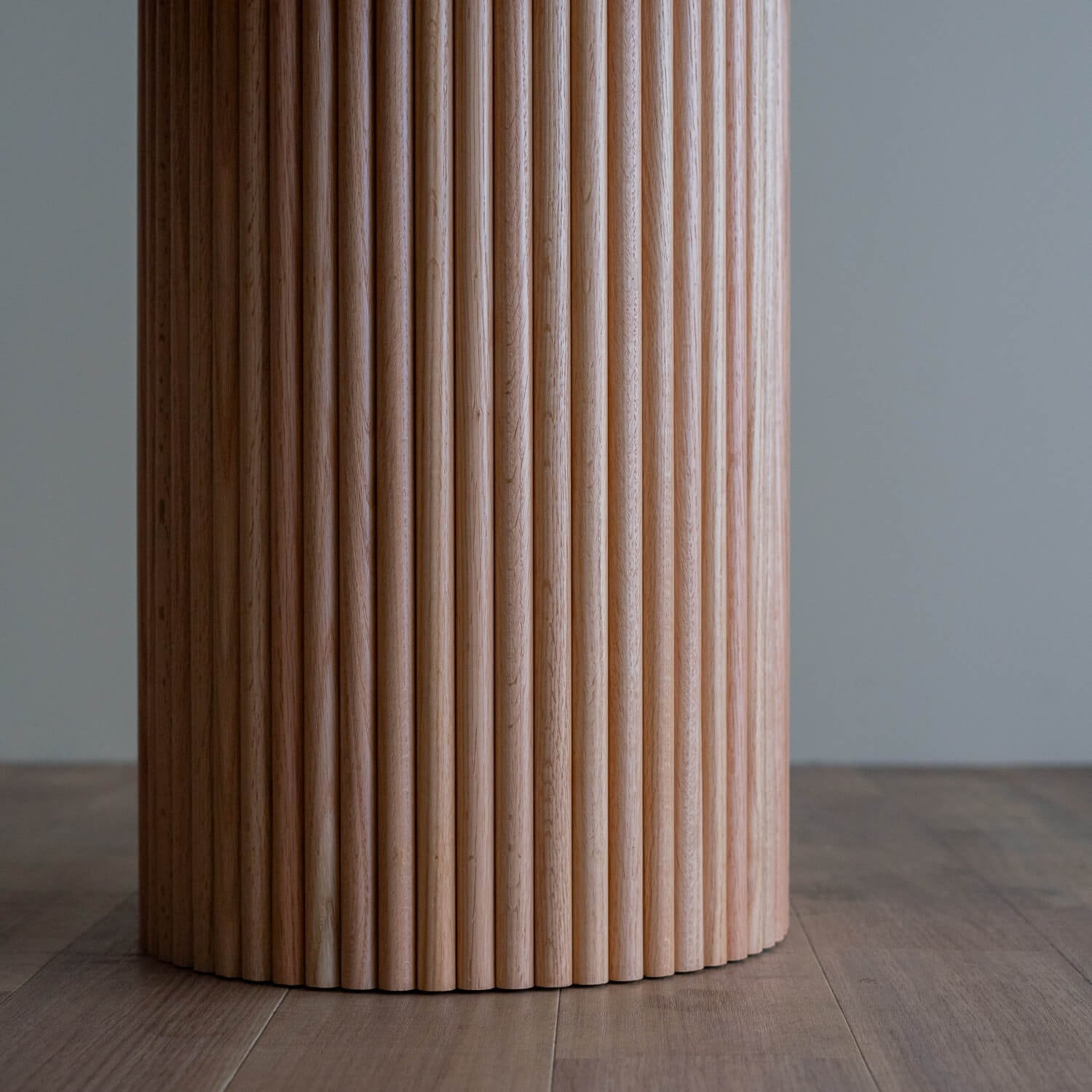 クレスタ ラウンドテーブル