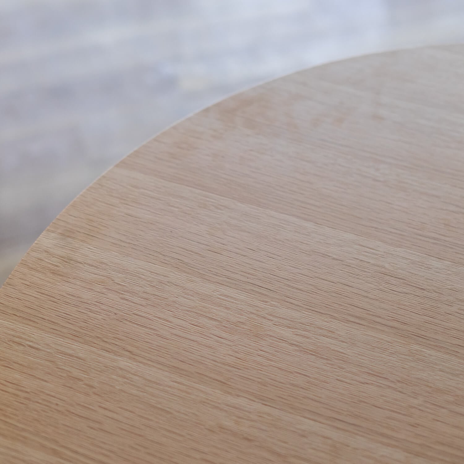 クレスタ ラウンドテーブル