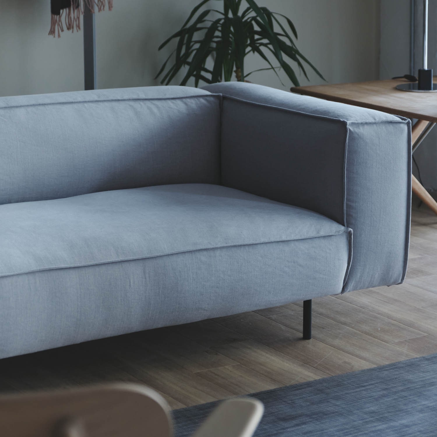 マニ レッグ ソファ　【OUTLET】(2.5P [ハイアーム] (張地：LINARA 312) )