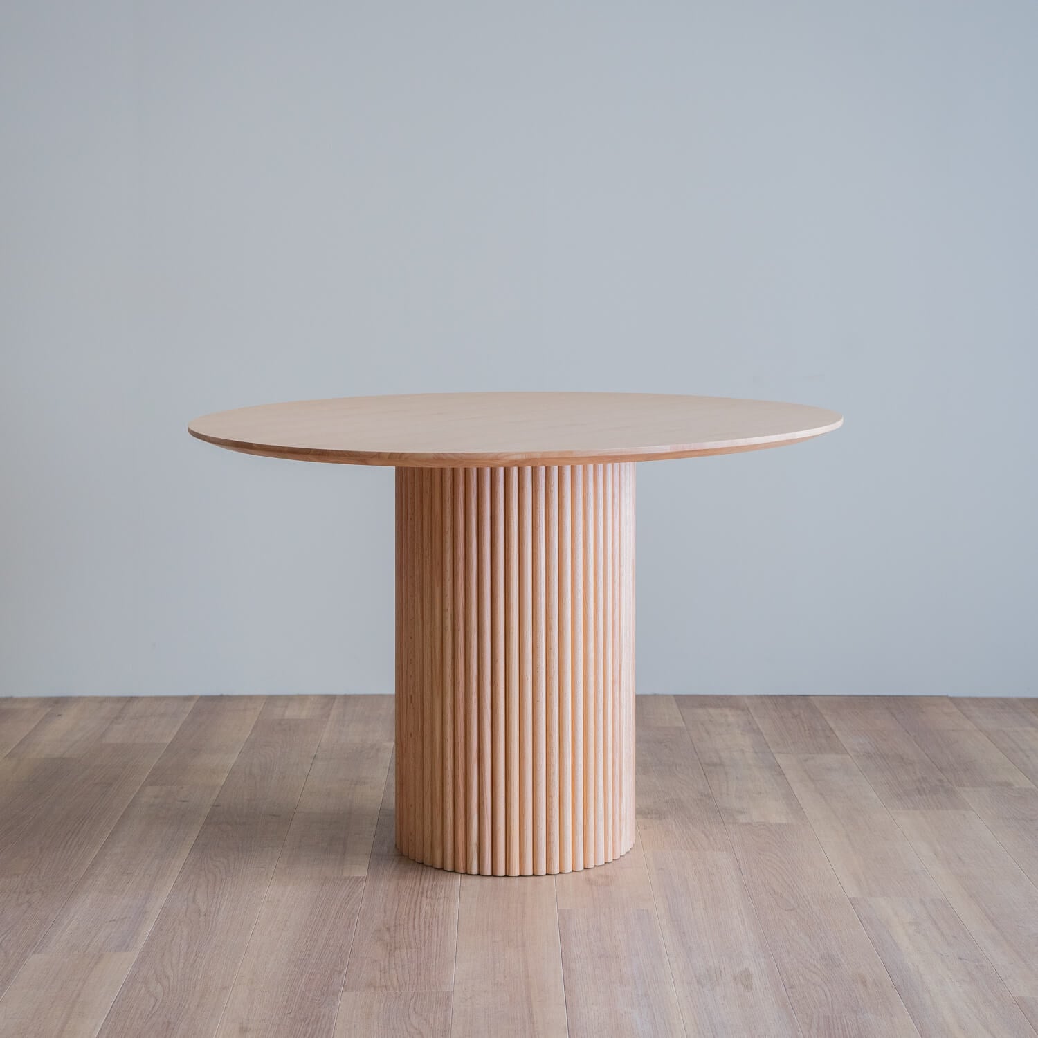 クレスタ ラウンドテーブル